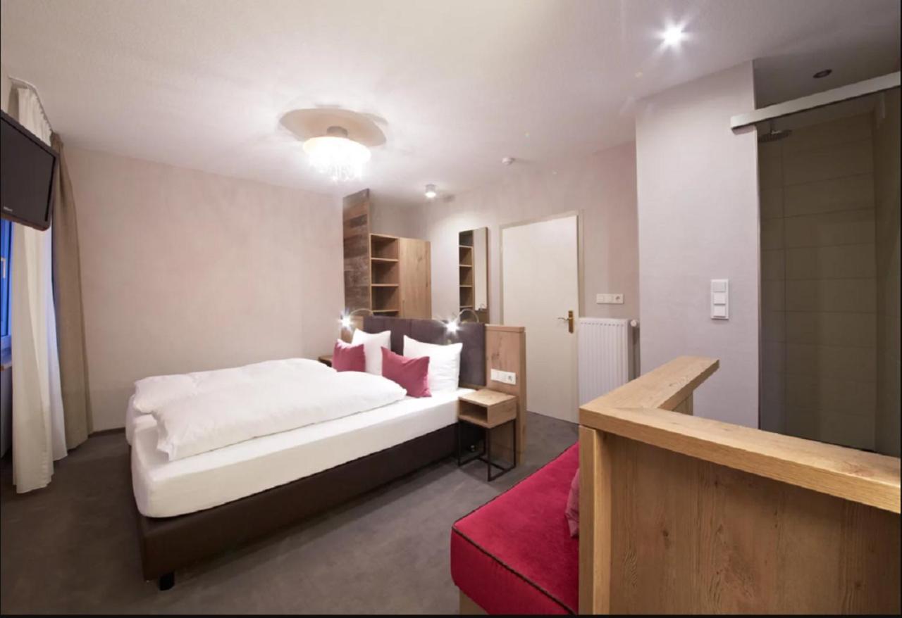 Gaestehaus Zur Traube ไรล์ ภายนอก รูปภาพ