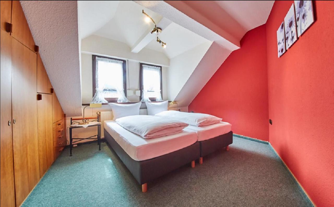Gaestehaus Zur Traube ไรล์ ภายนอก รูปภาพ